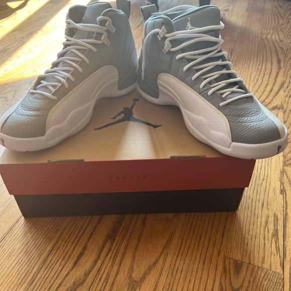 The Air Jordan 12 Retro Stealth Grey - Picture 4 of 7